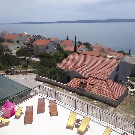 Apartment Helle Mit Sonnenbalkon Mit Meerblick Trogir