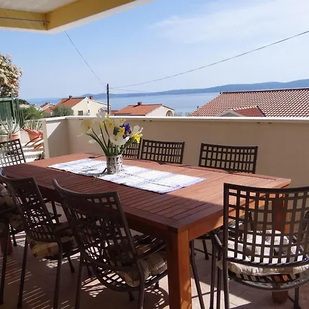 Apartment Helle Mit Sonnenbalkon Mit Meerblick Trogir
