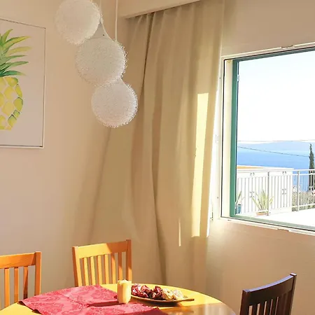 Helle Mit Sonnenbalkon Mit Meerblick Trogir