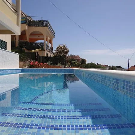 Helle Mit Sonnenbalkon Mit Meerblick Trogir