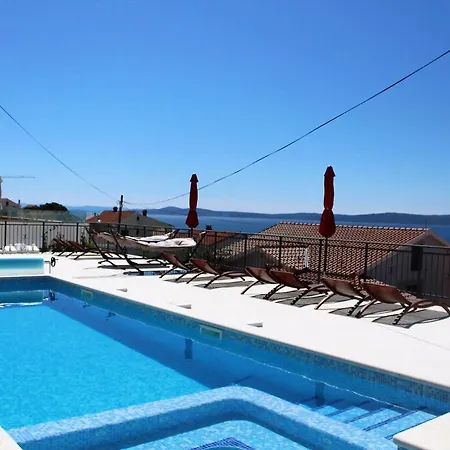 Helle Mit Sonnenbalkon Mit Meerblick * Trogir